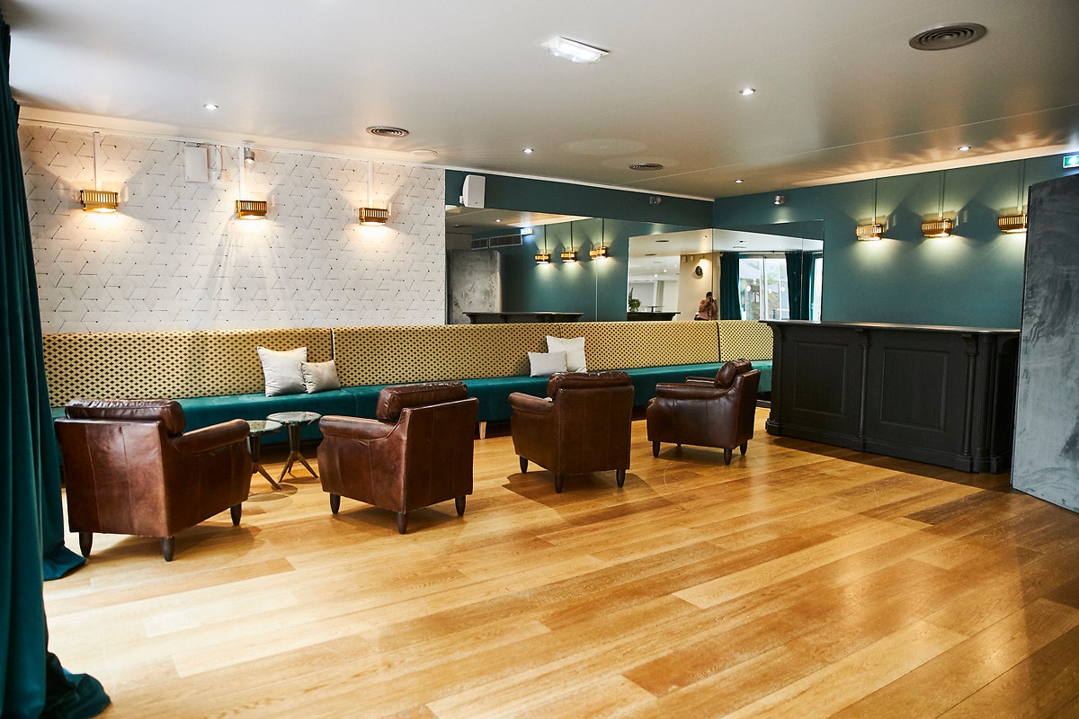 Le 28 George V